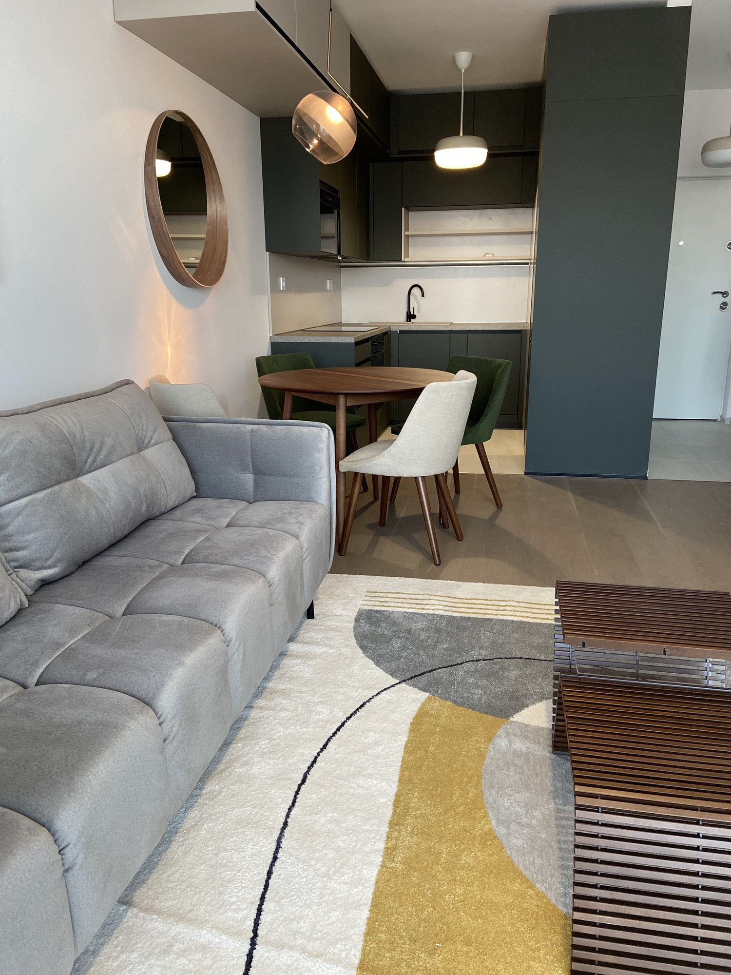 Waterfront City: új építésű lakás teljes berendezése kiadásra